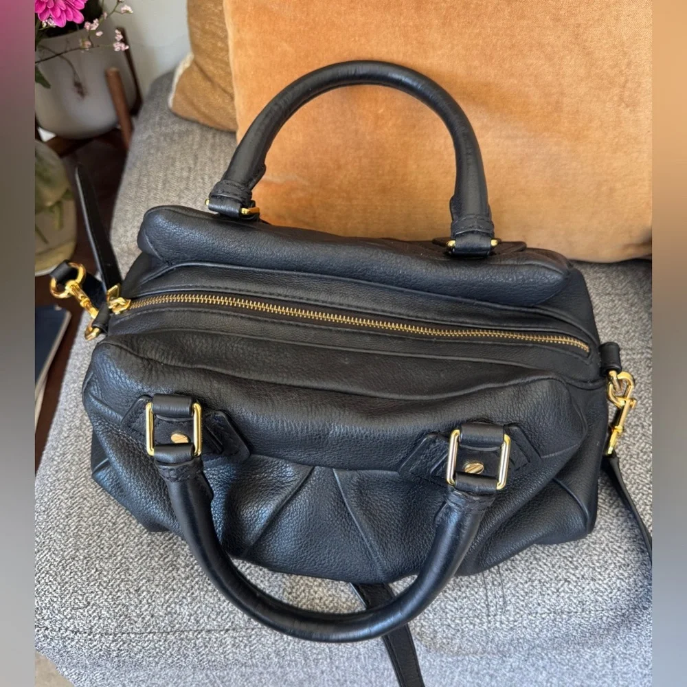 Marc Jacobs-Gorgeous Black Pebbled Leather Satchel with Gold Hardware - Picture 13 of 14